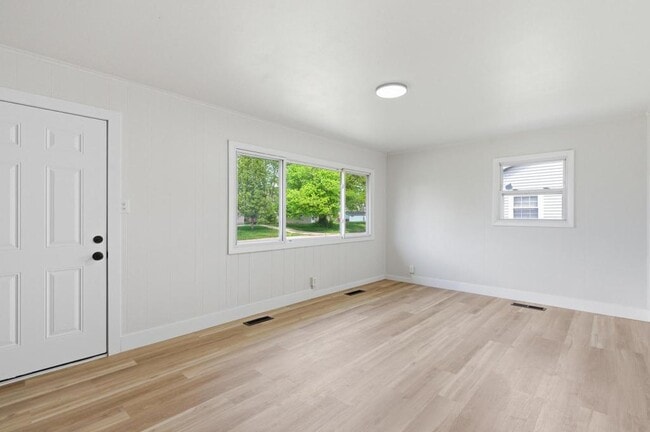 Building Photo - 4370 Saylor St