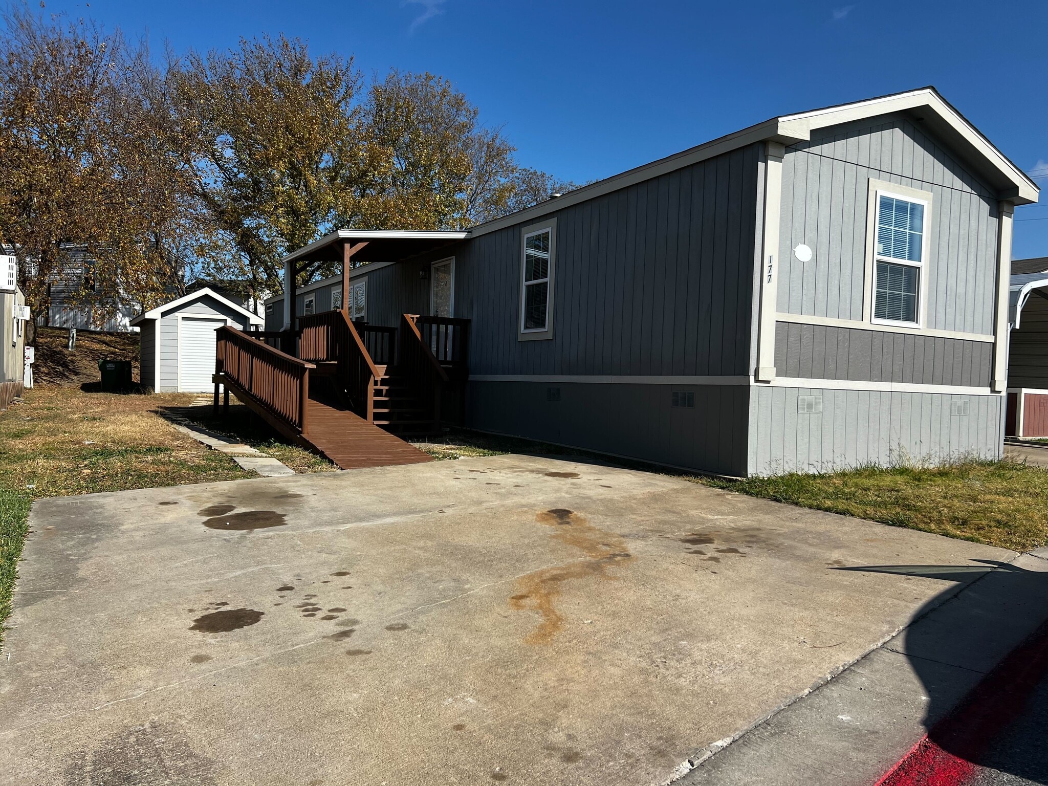 Building Photo - 709 N Collins Fwy