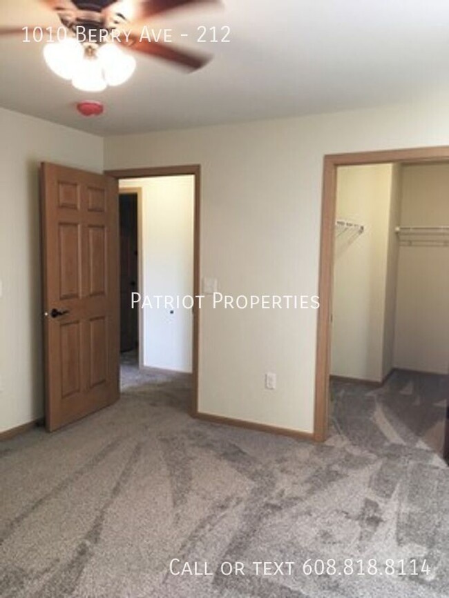 Building Photo - LUXURY APARTMENT W/ FITNESS CENTER INCLUDED!