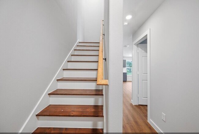 Building Photo - 6617 Bacher St