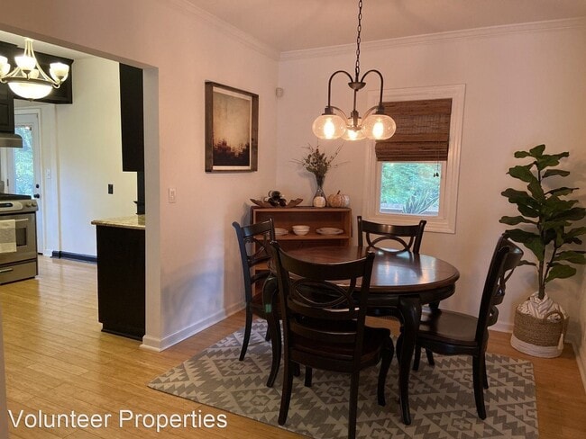 Building Photo - 3 br, 2 bath House - 401 Cleves St.