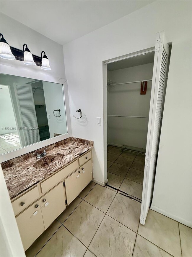 Building Photo - 11041 SW 140th Ave