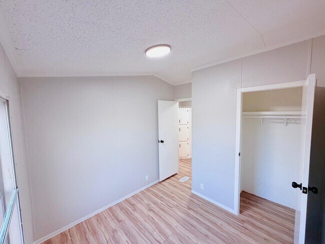 Building Photo - 1133 Rd 5823