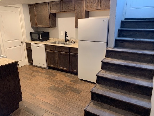 Building Photo - 419 S Garden St