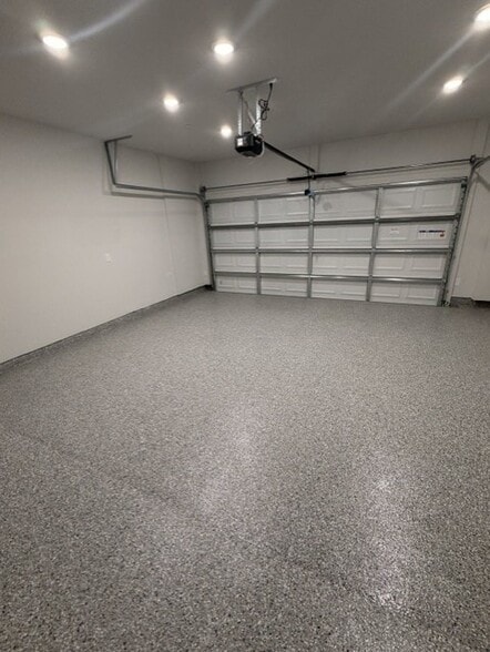 Building Photo - 4253 Willow Pond Dr