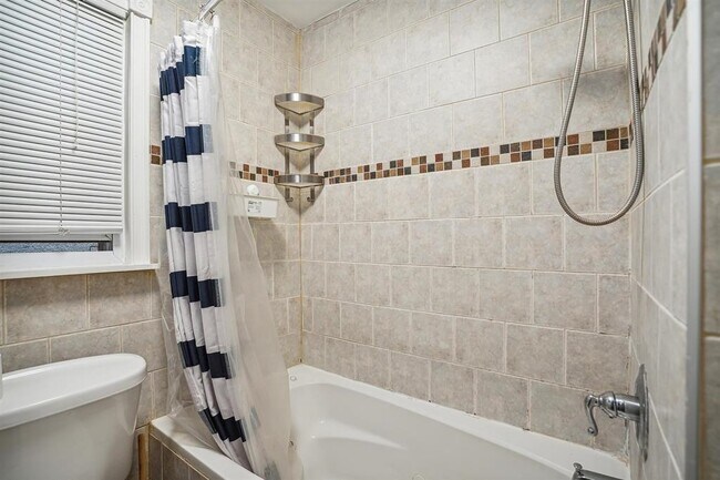 Building Photo - 292 New York Ave