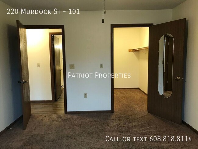 Building Photo - 220 Murdock St