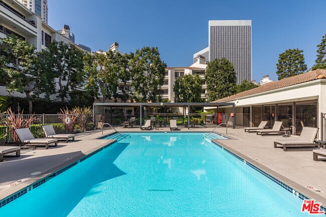 Building Photo - 2102 Century Park Ln