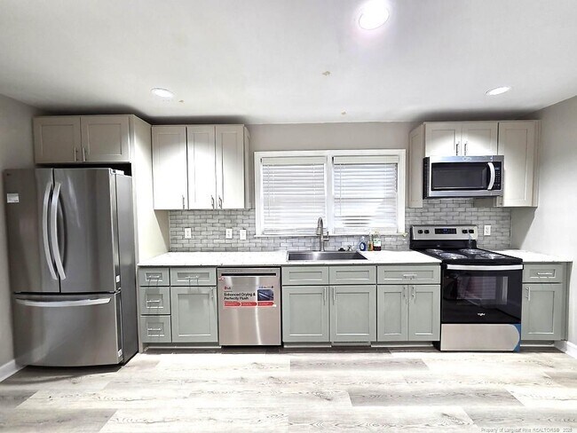 Building Photo - 1917 Catawba St