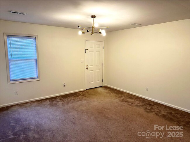 Building Photo - 5589 Wrenn Dr