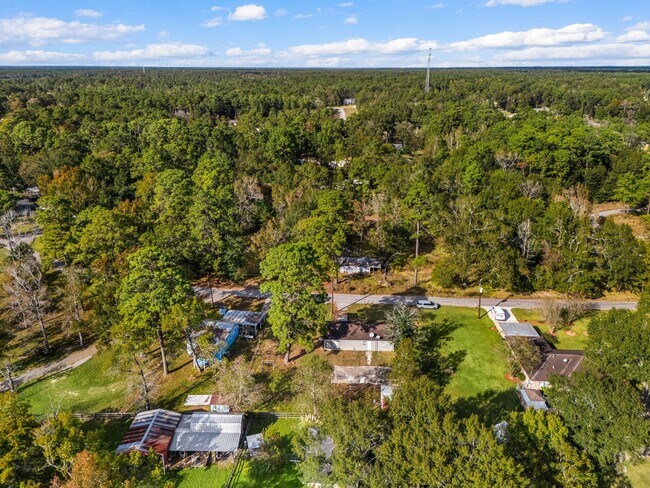 Building Photo - 340 Magnolia Dr