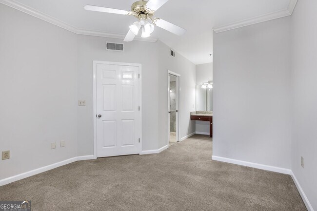 Building Photo - 2161 Peachtree Rd NE