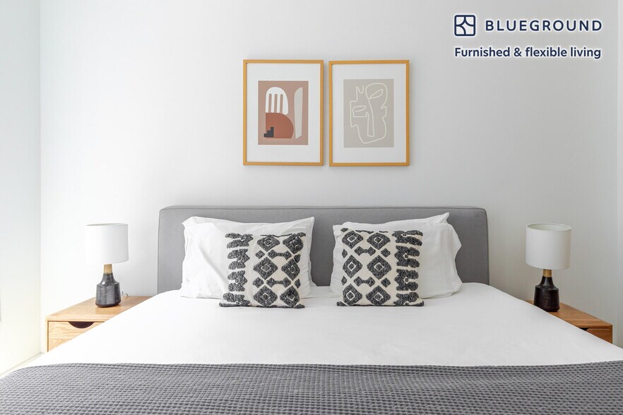 Building Photo - 240 3rd Ave