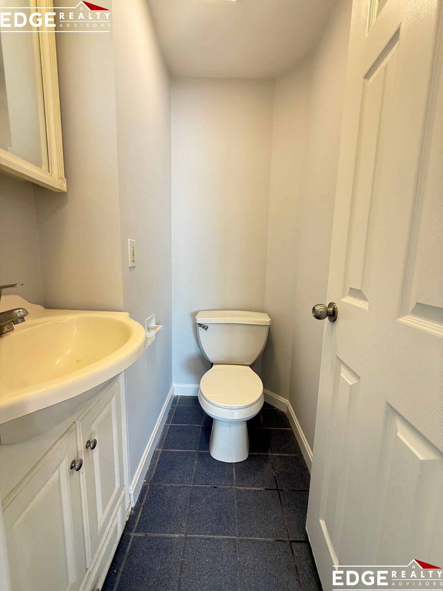 Building Photo - 39 May St