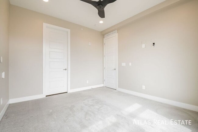 Building Photo - 2121 N Marion St