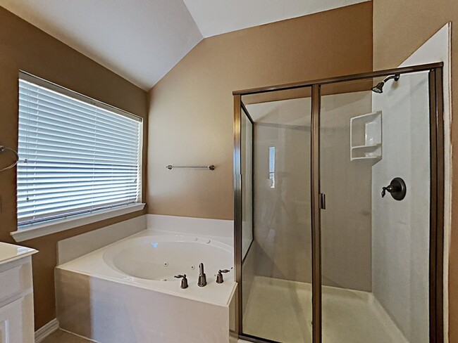 Building Photo - 4613 Lance Leaf Dr