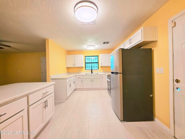 Building Photo - 4951 Dallen Lea Dr