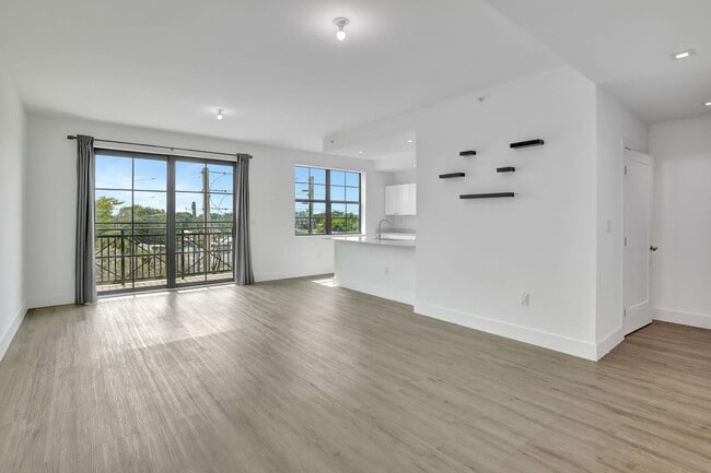 Building Photo - 4100 SW 64th Ave