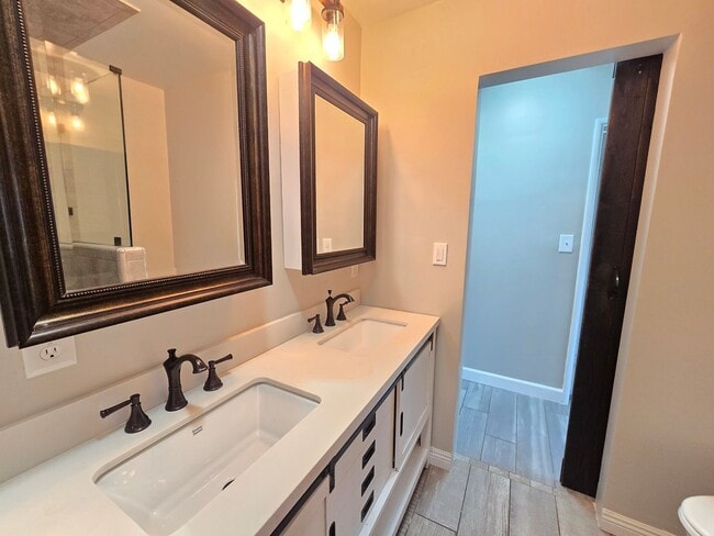 Building Photo - 44309 Date Ave