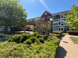 Building Photo - Millpond Manor