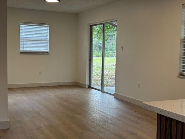Building Photo - Newly Remodeled - 3 bedroom 2 bath - Ready to Move In!