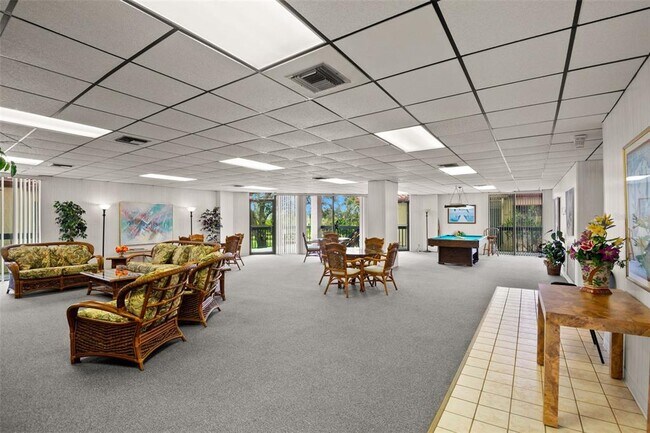Building Photo - 6219 Palma Del Mar Blvd S