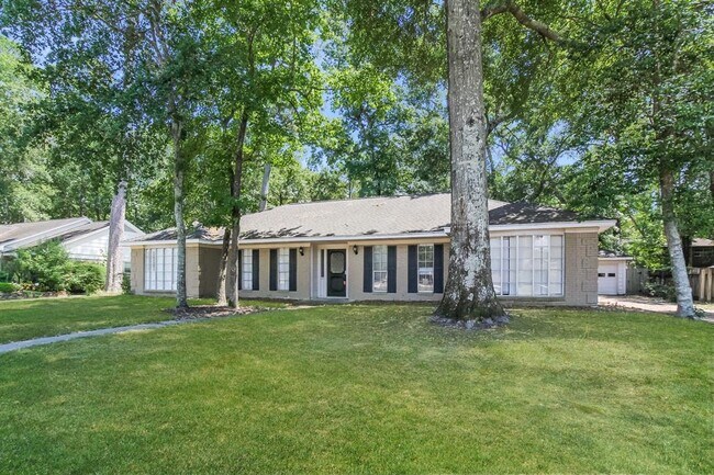 Building Photo - 2402 Pine Terrace Dr