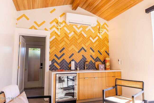 Building Photo - 68 W Lewis Ave