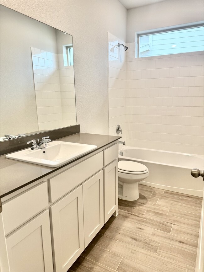 Building Photo - 198 Bay Mdws Ln