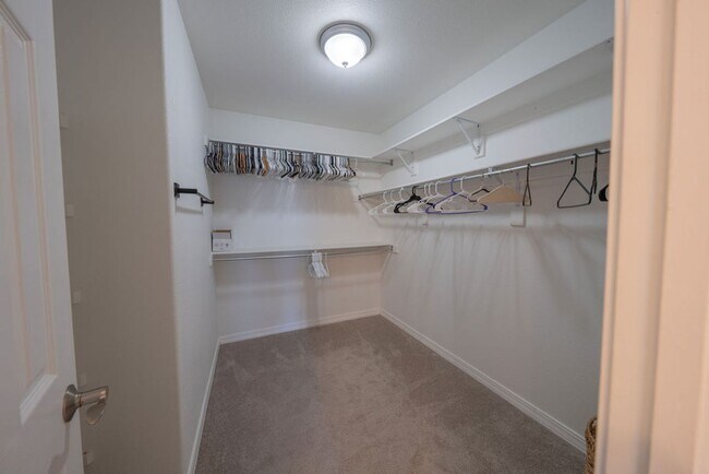 Building Photo - 5246 Balsam St
