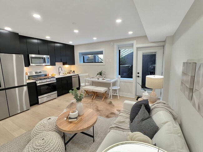 Building Photo - 1026 18th St NE