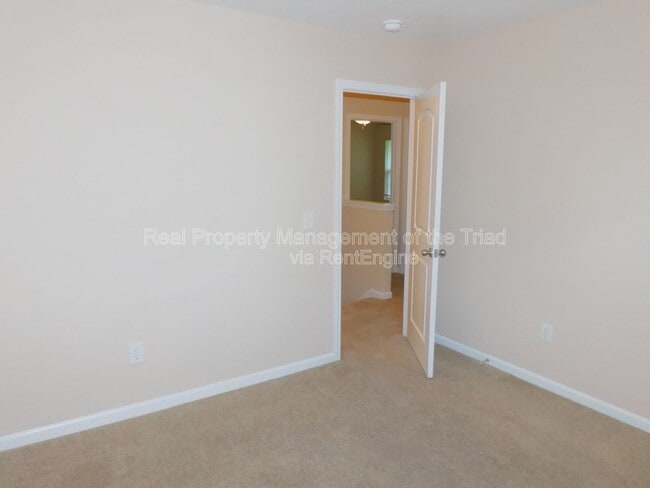 Building Photo - 4621 Chapel Ridge Dr