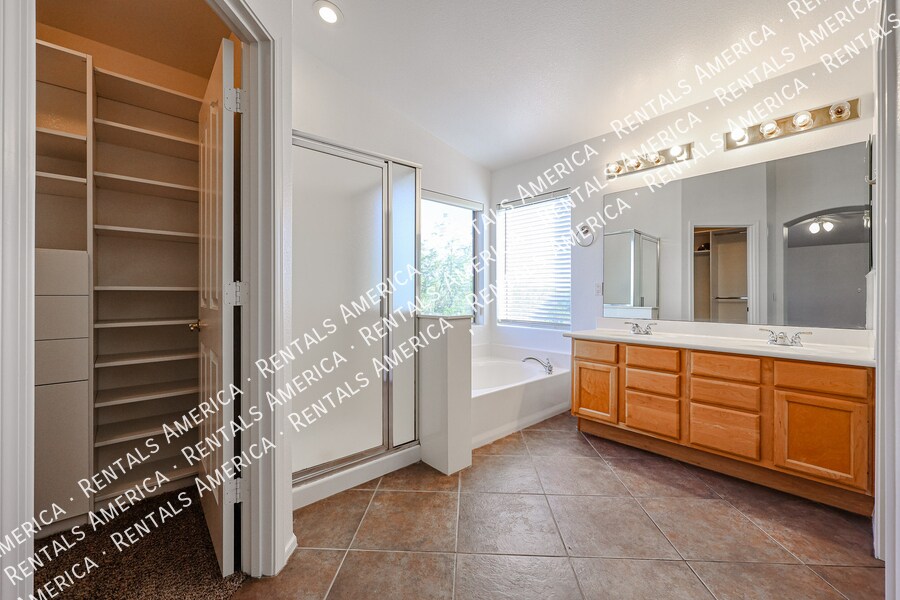 Building Photo - 33251 N Symer Dr