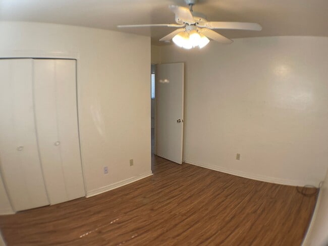 Building Photo - Delightful 2 bedroom 1 bathroom home in Sunnsyside!