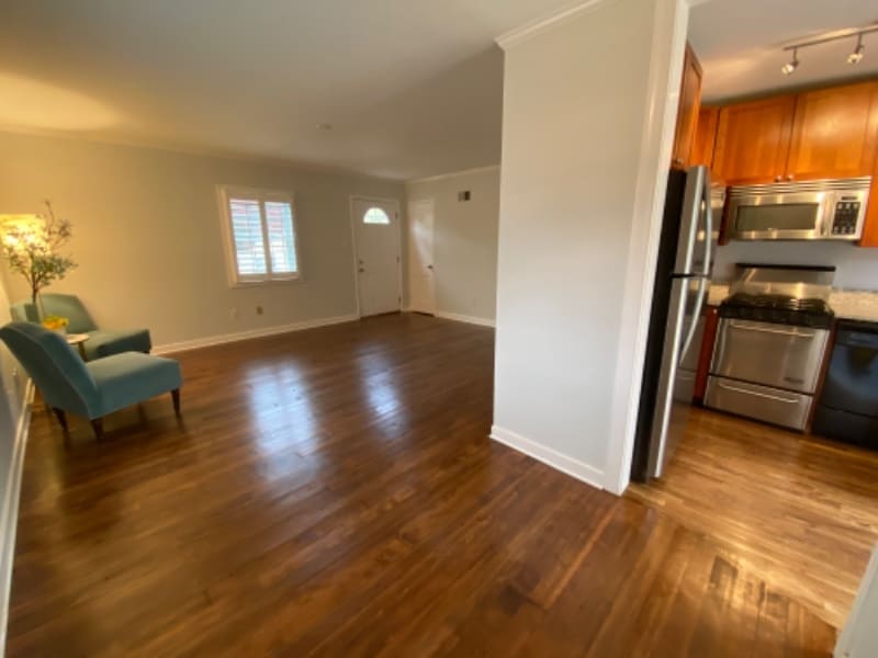 Building Photo - 3107 Elmwood Dr