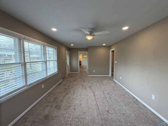 Building Photo - 900 Barclift St NW