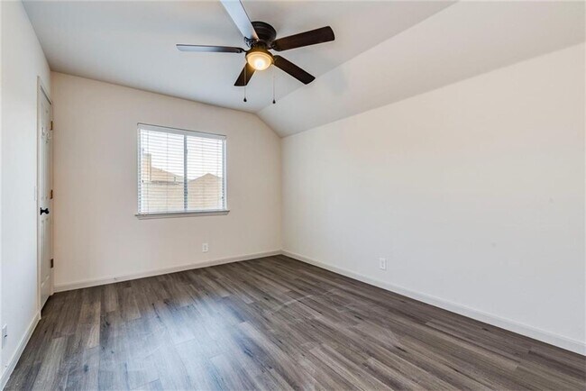 Building Photo - 150 Bailey Loop