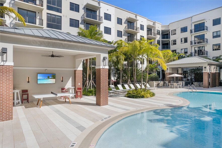 8300 Cleary Blvd Plantation, FL 33324 - Shalimar Plantation East