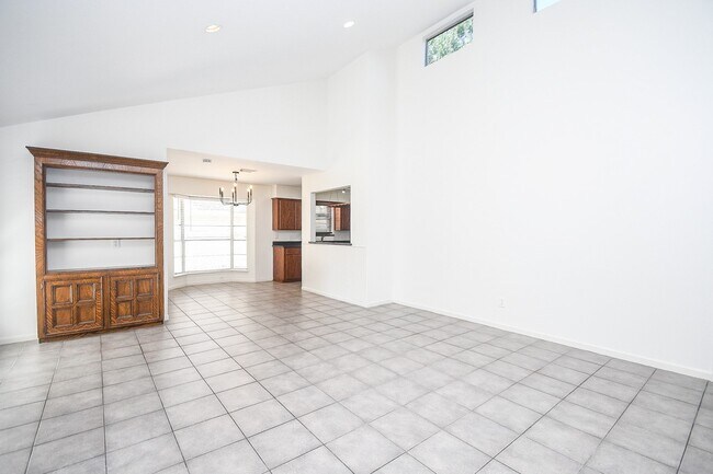 Building Photo - 21327 Park Tree Ln