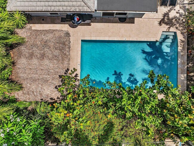 Building Photo - 1786 NE 21st St