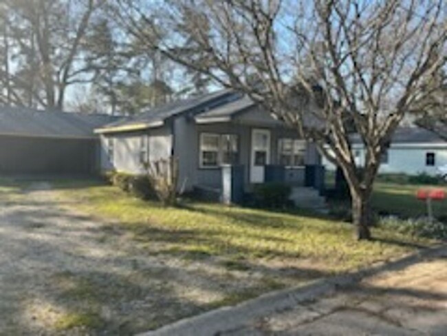 Primary Photo - 130 Grantham St