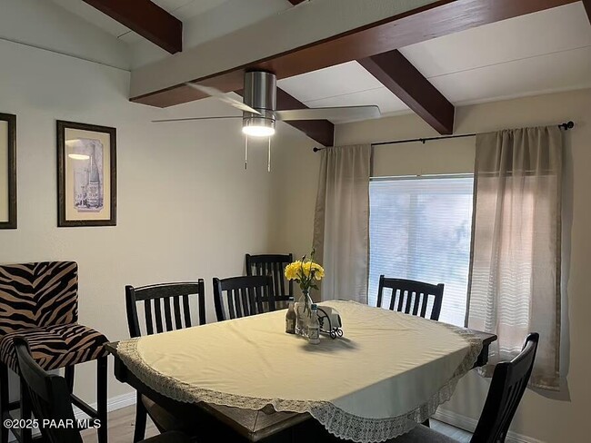 Building Photo - 1 Bar Heart Dr