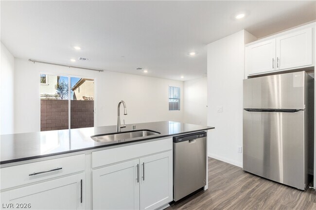 Building Photo - 2685 Abrantes Pl