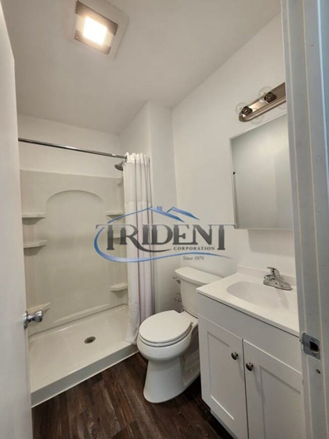Building Photo - 831 I St