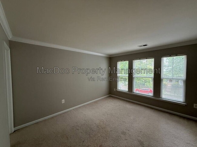Building Photo - 1404 Graham Dr