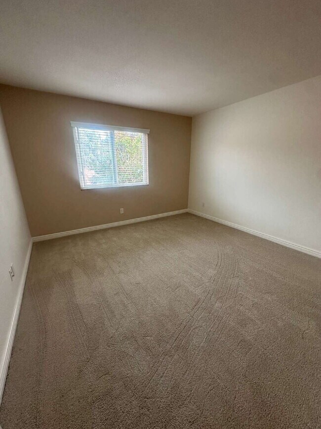 Building Photo - $2,700 Beautiful 2-Bedroom, 2-Bathroom Condo Near Lake Murray!
