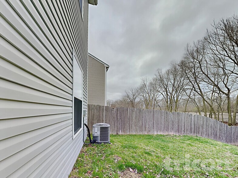Building Photo - 6725 Earlswood Dr