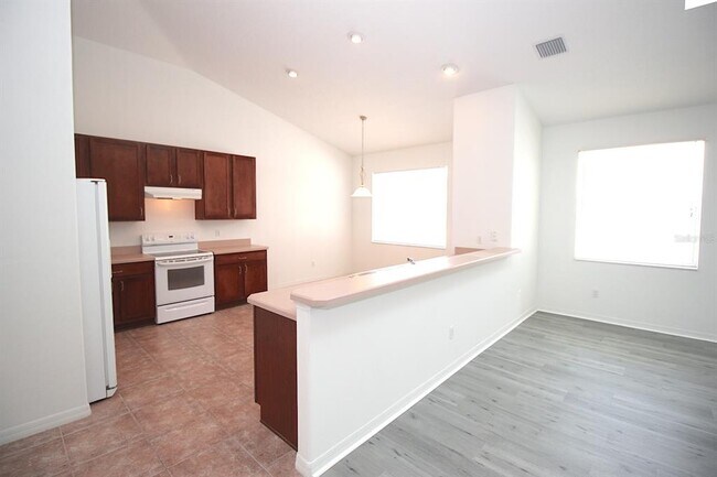 Building Photo - 84 W Waterside Pkwy
