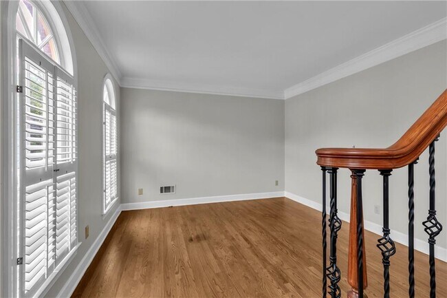 Building Photo - 1085 Castle Pointe Ln