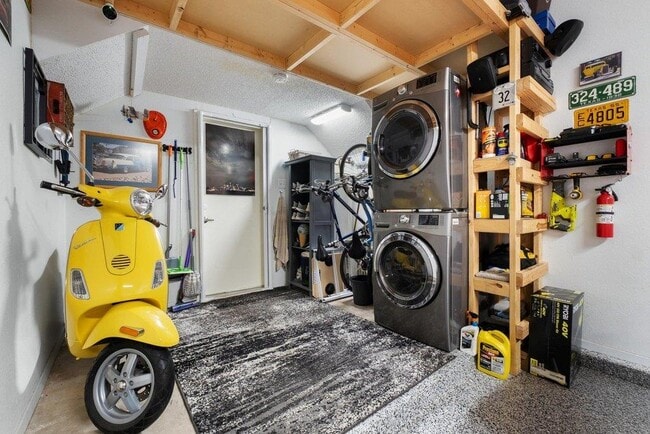 Building Photo - 1501 Barton Springs Rd